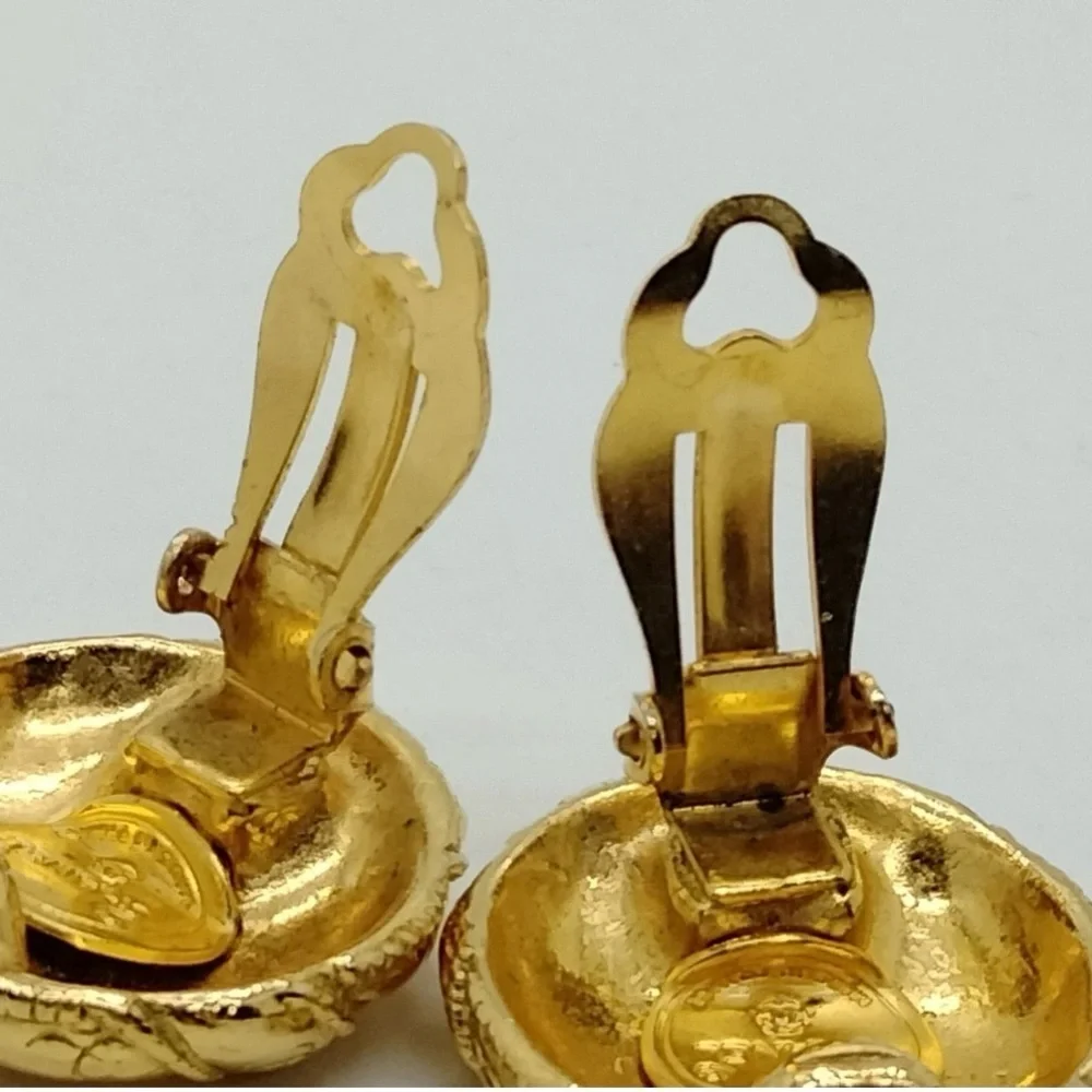 Chanel Earrings Gold Vintage - Picture 3 of 9